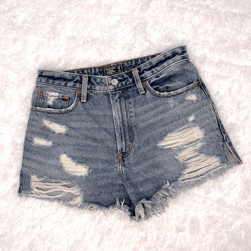 NWOT Abercrombie & Fitch High Rise Medium Wash Denim Shorts Size 26/2
